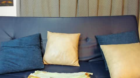 Ana Myle online show from February 4, 12:00 pm