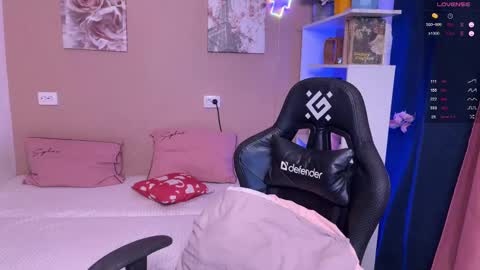 Ananasteisha online show from March 4, 9:11 pm