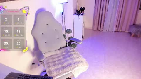 Anastacia online show from March 3, 12:45 pm