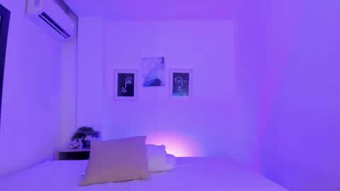 Ana online show from April 5, 7:33 pm