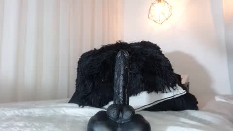 Anna .. online show from February 6, 9:32 am