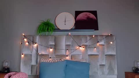 Kendra  online show from March 1, 12:20 pm