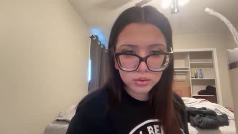 anditspinkxo online show from June 13, 10:20 pm