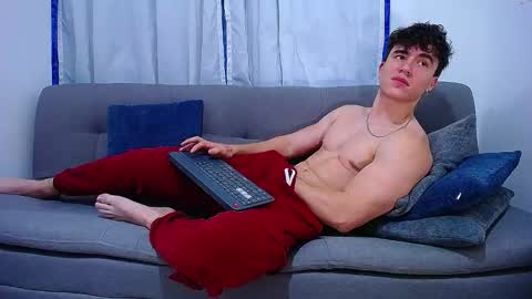 Andre Parker online show from December 17, 2:40 am