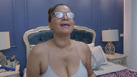 andrea_cortez55 online show from June 15, 12:08 pm