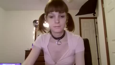 Snapshot of andrea_davenport chatting on December 8, 3:29 am andrea online show from December 8, 3:29 am