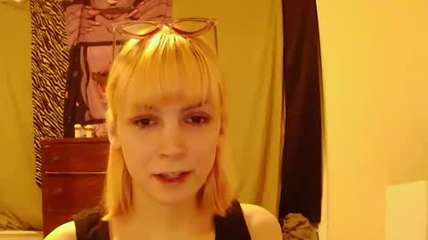 andrea online show from November 24, 4:44 am