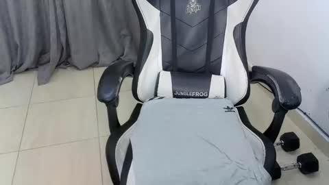 andres180950734 online show from February 3, 11:14 am