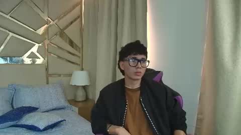 Andres online show from June 16, 5:06 pm