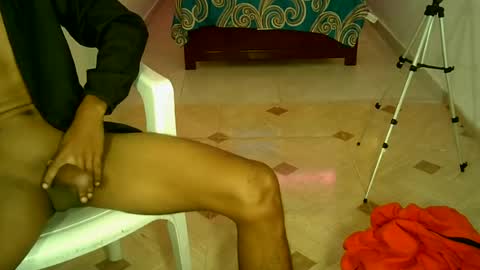 andres_bigcock23 online show from July 28, 2:13 pm