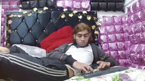 andresdark_07 online show from November 30, 5:03 am