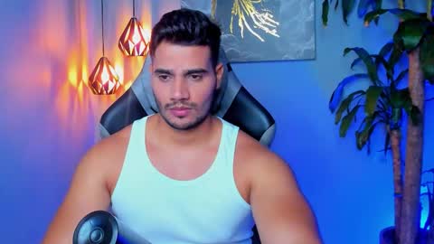 Snapshot of andresfiit chatting on October 19, 5:23 am Andres online show from October 19, 5:23 am
