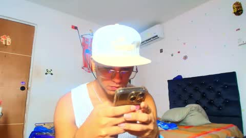 andreswhite_shotoflust online show from June 10, 2:11 am