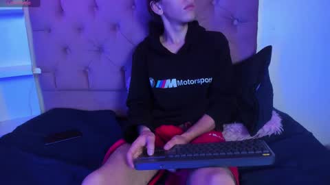 Andreuw Wolf online show from March 7, 11:07 am