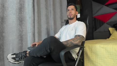 Andrew Mathwes online show from December 2, 9:34 pm