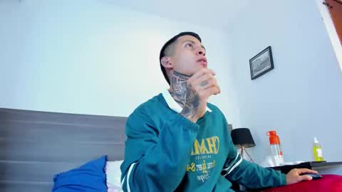 andrew_sanders69 online show from November 11, 2:58 am