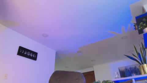 ANDREW WEST online show from January 10, 9:42 pm