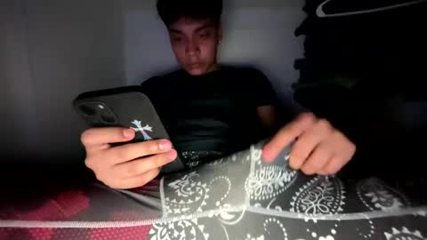 Snapshot of andrewhdez chatting on March 12, 2:41 am Andrew online show from March 12, 2:41 am