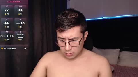 andrewmhilton_ online show from February 12, 1:53 am