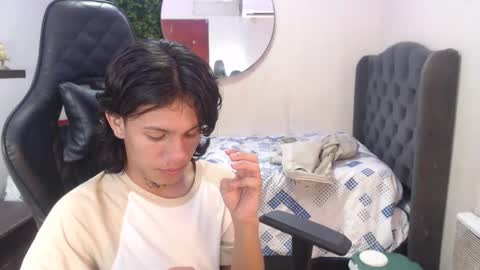 andy_dan1 online show from February 4, 5:55 pm