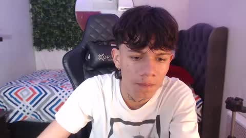 andy_dan1 online show from February 17, 8:27 pm