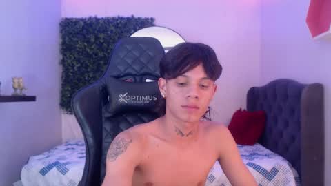 andy_dan1 online show from March 1, 8:10 pm