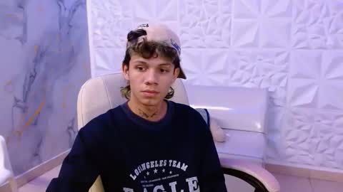 andy_dan1 online show from March 30, 9:15 pm