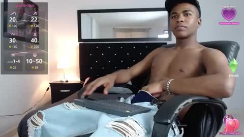 andy_smith333 online show from January 21, 8:11 pm