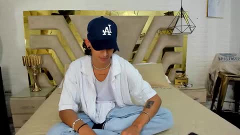 andyxibrat online show from November 4, 7:15 pm