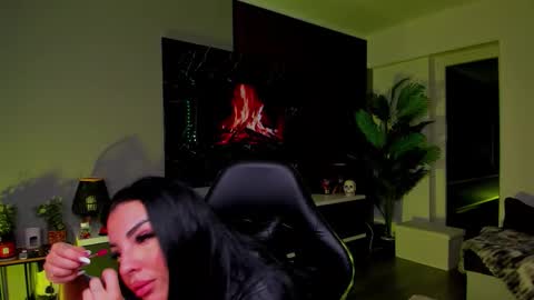 Anne online show from February 16, 7:01 pm