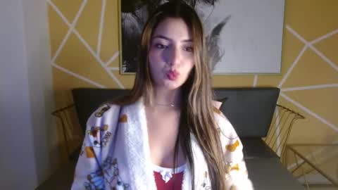 angeel queen  online show from March 27, 1:45 pm