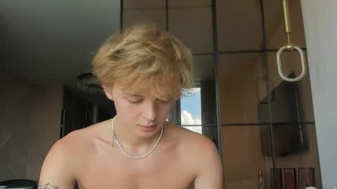 angel_andreww online show from June 10, 12:04 pm