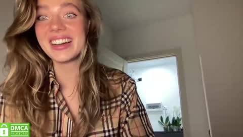 Snapshot of angel_from_sky chatting on March 3, 1:56 pm Greetings  Jess online show from March 3, 1:56 pm