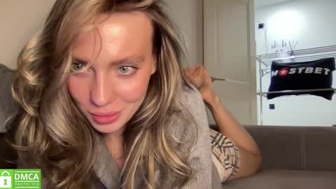 Snapshot of angel_from_sky chatting on December 14, 3:25 pm Greetings  Jess online show from December 14, 3:25 pm