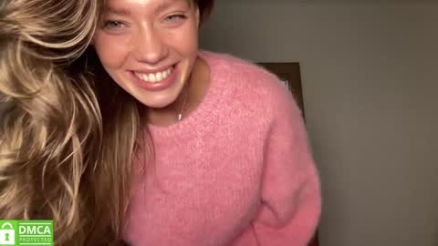 Snapshot of angel_from_sky chatting on October 23, 12:39 pm Greetings  Jess online show from October 23, 12:39 pm