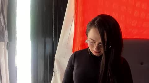 angela_nix online show from October 29, 3:47 pm