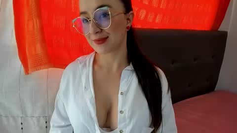angela_nix online show from October 15, 3:13 pm