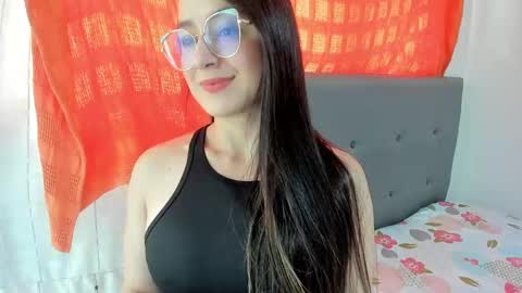 angela_nix online show from October 3, 4:04 pm