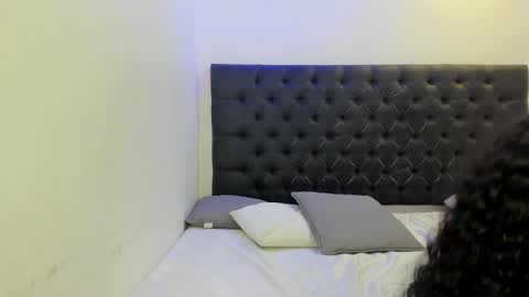 angela_rendon online show from May 14, 4:16 pm