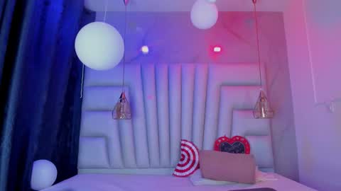 ANGELA online show from February 14, 8:33 pm