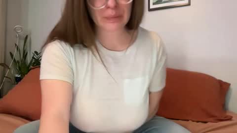 angelaray13654 online show from December 20, 5:25 am