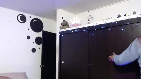 angele online show from March 11, 3:25 am