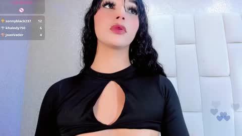 Snapshot of angeles_bust chatting on September 14, 11:17 pm angeles_bust online show from September 14, 11:17 pm