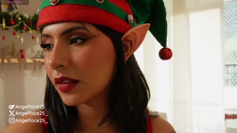 angelface25 online show from December 21, 9:47 pm