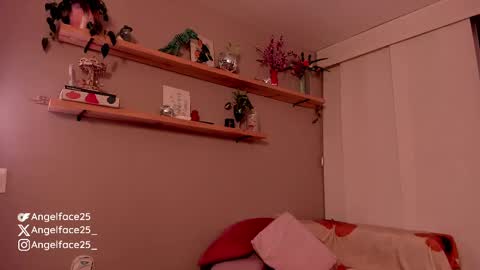 angelface25 online show from February 11, 11:54 pm