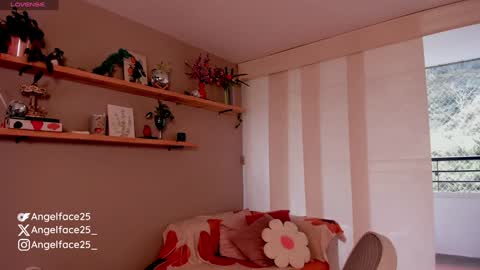 angelface25 online show from February 6, 10:10 pm