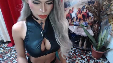 DIVINE ANGEL online show from March 11, 3:04 am