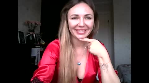 angelinalove28 online show from November 5, 8:05 am