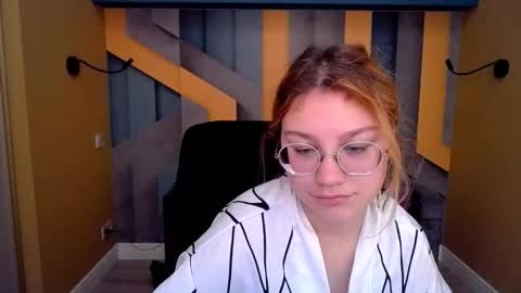 AngelinaLow online show from February 19, 1:10 pm