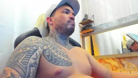 angellatino0 online show from September 11, 4:25 am